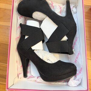 NIB Women Madeline Adora Criss Cross High Heels in Black Size US 8 M